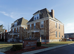 Walnut Apartments in Springfield, MO - Foto de edificio - Building Photo