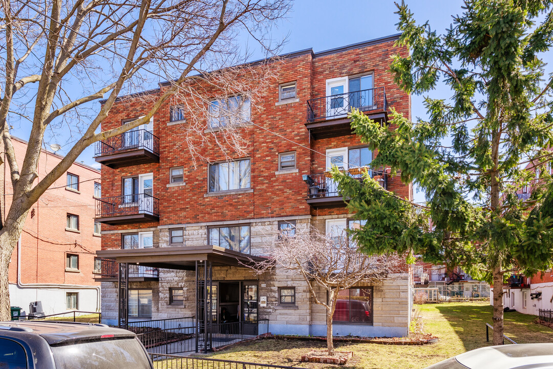 3240 Goyer St in Montréal, QC - Building Photo