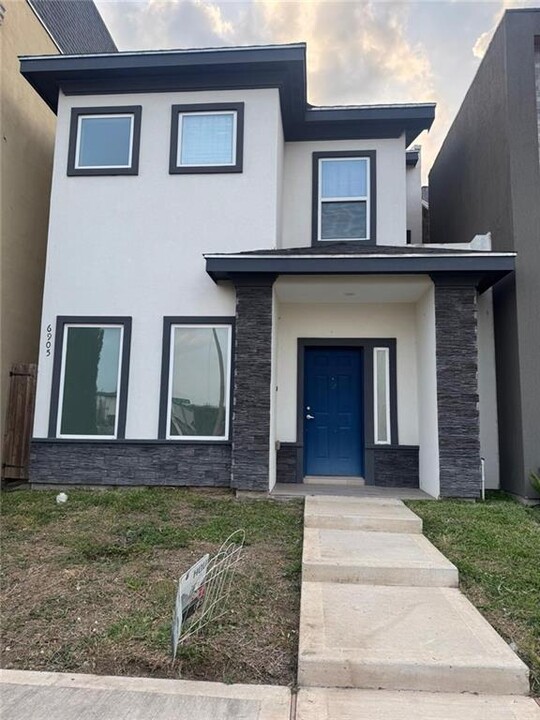 6905 N 5th St in McAllen, TX - Building Photo