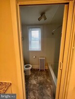 46 Holland Ave in Ardmore, PA - Building Photo