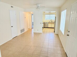 505 S Farrell Dr in Palm Springs, CA - Building Photo - Building Photo