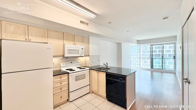 445 Laurier Av W in Ottawa, ON - Building Photo - Building Photo