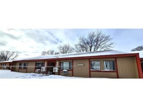 317 South St in Paynesville, MN - Building Photo - Building Photo