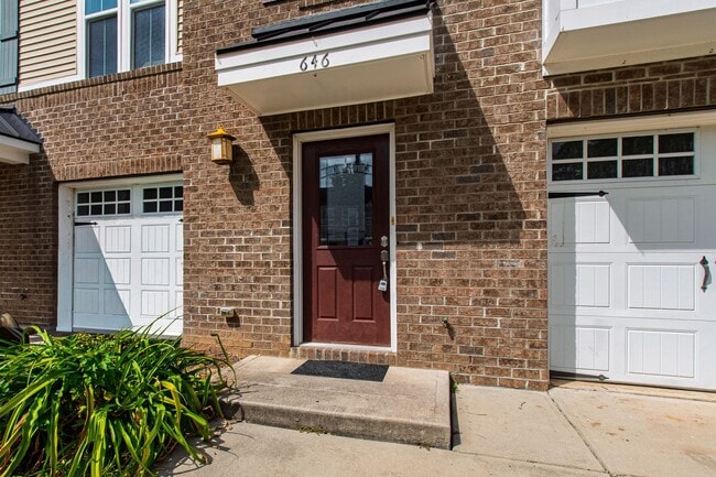 646 Berry Chase Way in Cary, NC - Building Photo - Building Photo