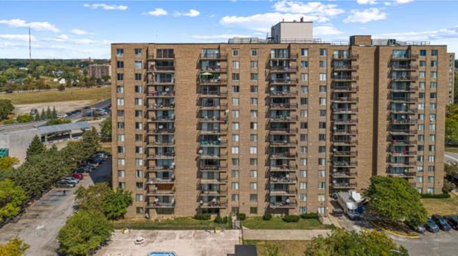 16400 N Park Dr in Southfield, MI - Foto de edificio - Building Photo