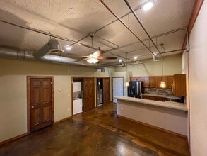 132 S Dakota Ave, Unit 304 in Sioux Falls, SD - Foto de edificio - Building Photo