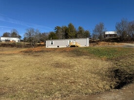 109 Cheoah Rdg Dr in Alexander, NC - Building Photo