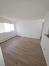 111 Boardwalk St in Elk Grove Village, IL - Building Photo - Building Photo