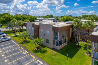 374 Piedmont H in Delray Beach, FL - Building Photo - Building Photo