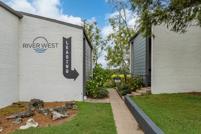 River West Apartments in Nashville, TN - Building Photo - Building Photo