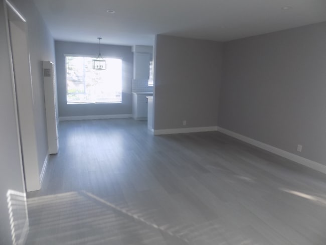 646 S Barrington Ave in Los Angeles, CA - Building Photo - Building Photo