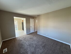 230 SE 121st Rd in Warrensburg, MO - Building Photo - Building Photo