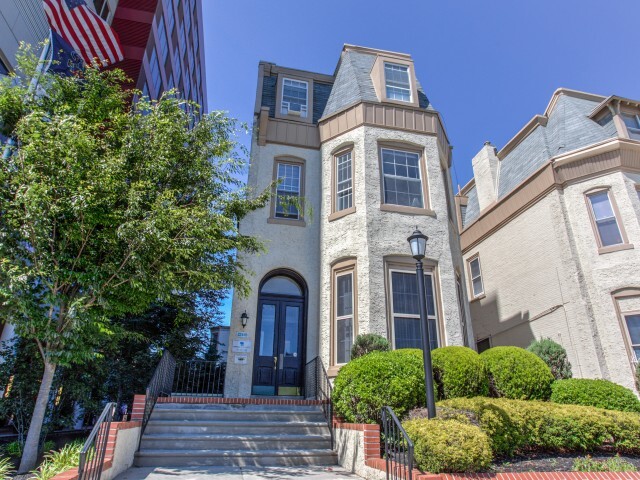 Campus Apartments in Philadelphia, PA - Building Photo