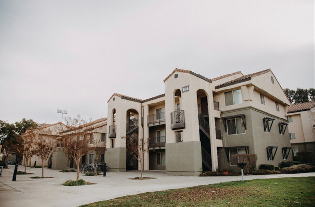 186 Orchard Park Dr, Unit 253 in Davis, CA - Foto de edificio - Building Photo