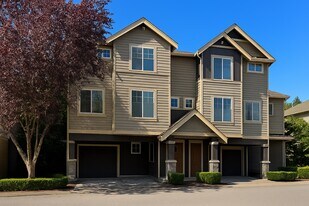 19439 1st Ave S in Normandy Park, WA - Building Photo