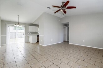 4221 Sunny Glen Dr in Lakeland, FL - Foto de edificio - Building Photo