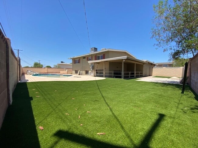 1121 E Concorda Dr in Tempe, AZ - Building Photo - Building Photo