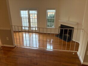 1331 Chetworth Ct in Alexandria, VA - Foto de edificio - Building Photo