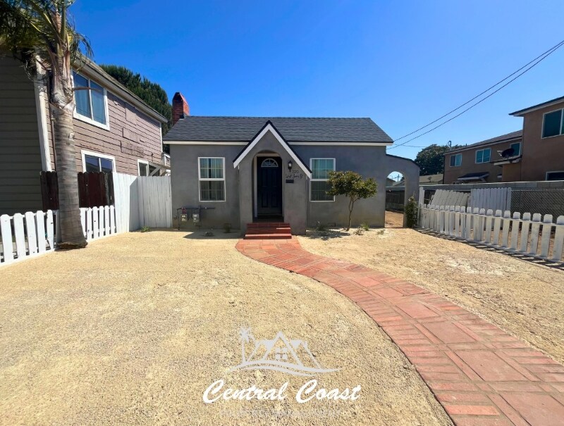 0 W Jones St in Santa Maria, CA - Building Photo