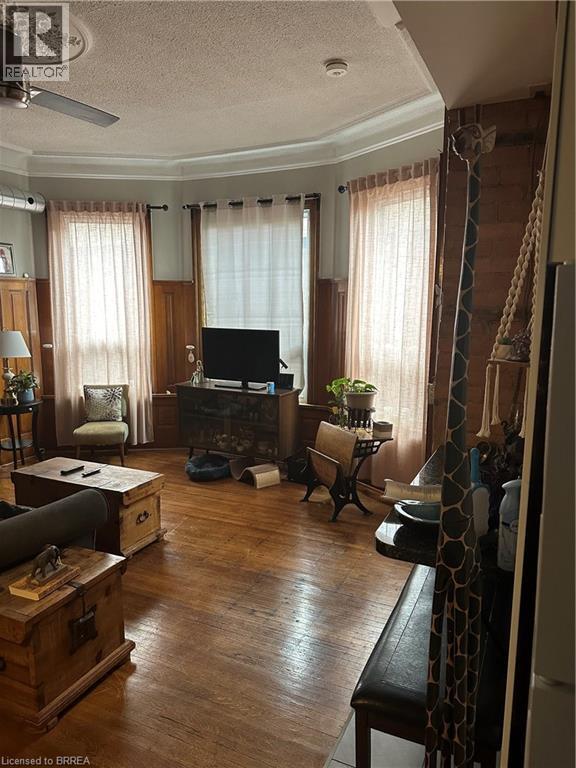 58 Ontario Ave in Hamilton, ON - Building Photo - Building Photo