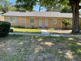 4812 Tradewinds Dr in Pensacola, FL - Building Photo