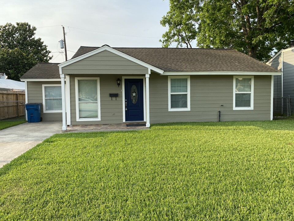 1007 Longley St in South Houston, TX - Foto de edificio