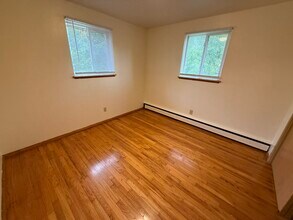 2410-2506 Brentwood Pkwy in Madison, WI - Building Photo - Building Photo