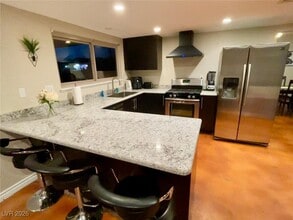 5243 S Placentia Pkwy in Las Vegas, NV - Building Photo - Building Photo