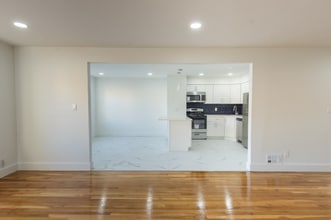 505 Adams Ln in North Brunswick, NJ - Building Photo - Building Photo