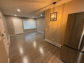 609 Irwin St, Unit 1 in Anchorage, AK - Building Photo - Building Photo