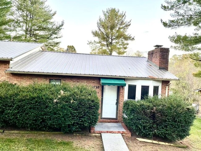 property at 1723 Todd Dr