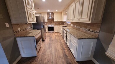 13307 Lynnville Dr in Houston, TX - Building Photo - Building Photo