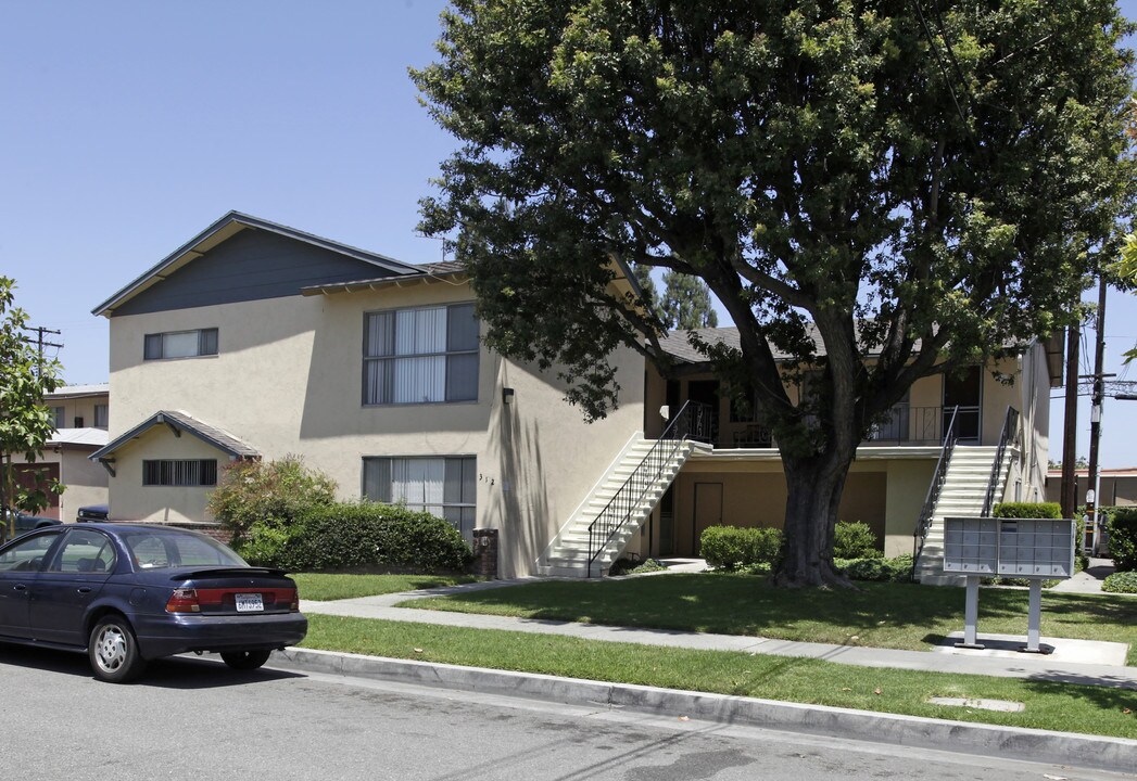 312 N Hale Ave in Fullerton, CA - Building Photo