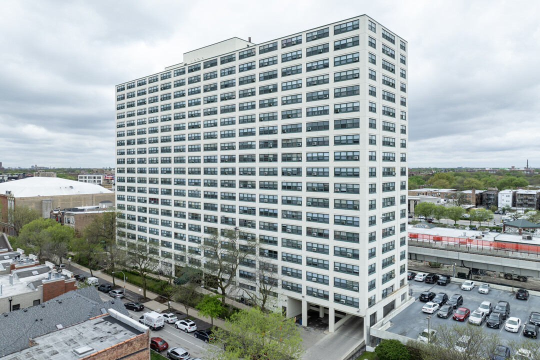 United Winthrop Cooperative in Chicago, IL - Building Photo