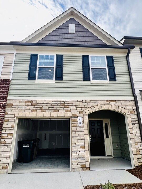 48 Lavender Ln in Clayton, NC - Building Photo