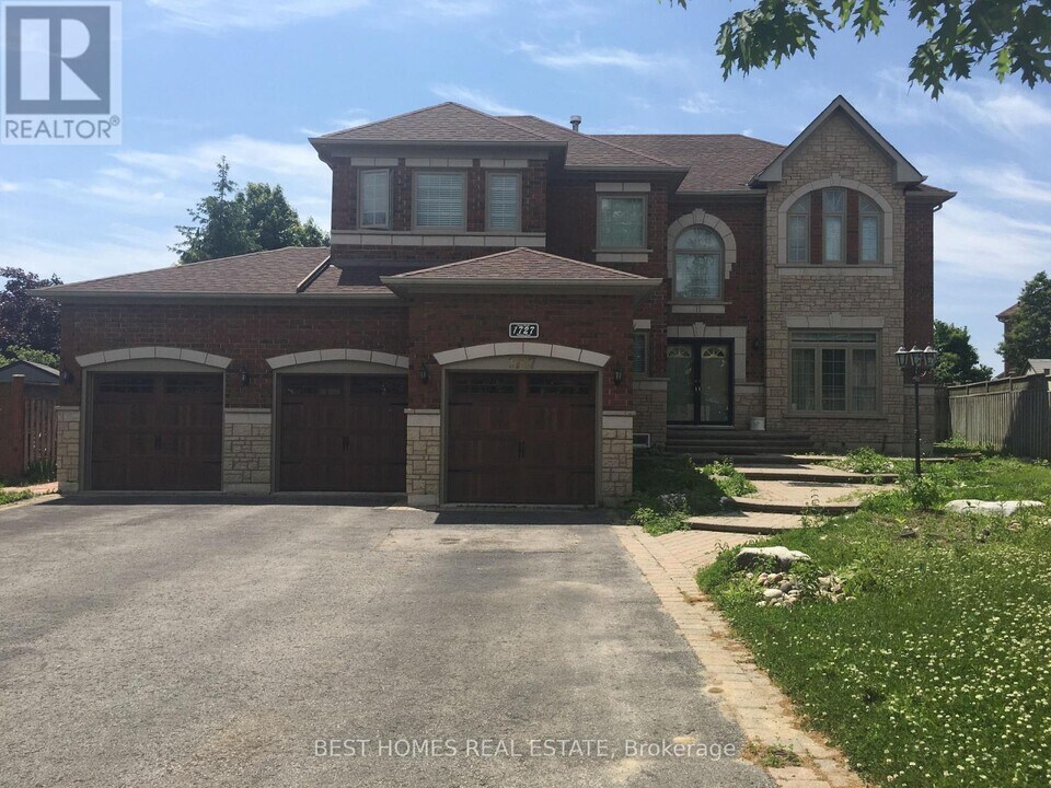 1727 Hadrian Ct in Pickering, ON - Building Photo
