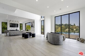 7567 Hermes Dr in Los Angeles, CA - Building Photo - Building Photo