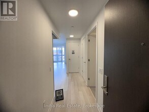 39 Roehampton Ave in Toronto, ON - Building Photo - Building Photo