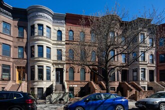 377 Sterling Pl in Brooklyn, NY - Foto de edificio - Building Photo
