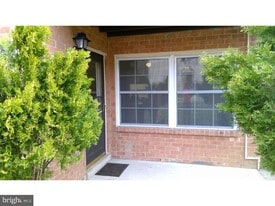 379 Old Forge Crossing, Unit 379 in Devon, PA - Building Photo