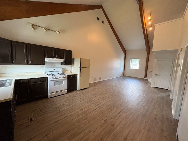 property at 2001 Davidson St
