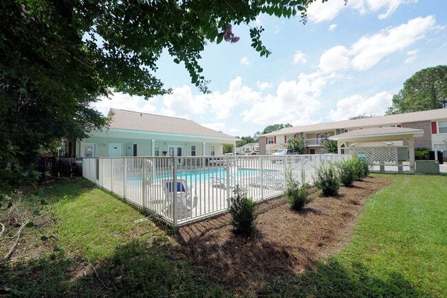 1821 Shay-Lin Ct in Niceville, FL - Building Photo - Building Photo