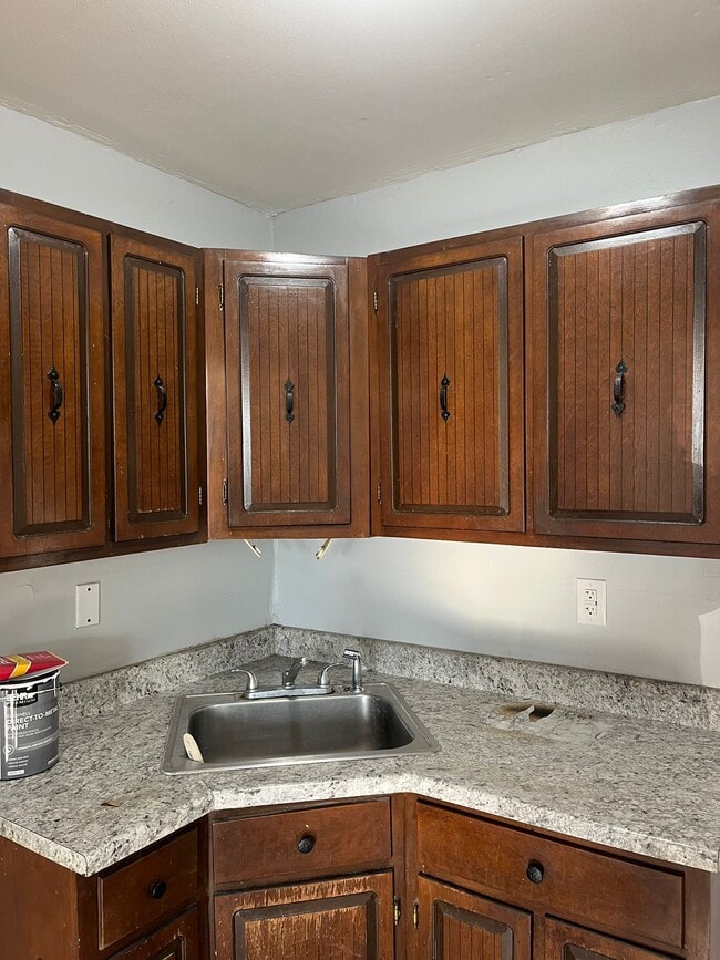 180 Princeton Ave, Unit 1RM