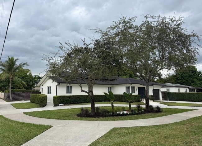 2930 SW 79th Ct in Miami, FL - Building Photo - Building Photo