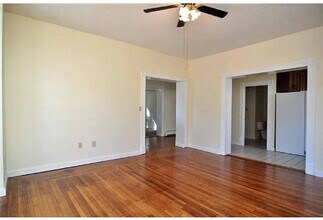 285 Main St, Unit 3 in Bristol, CT - Foto de edificio - Building Photo