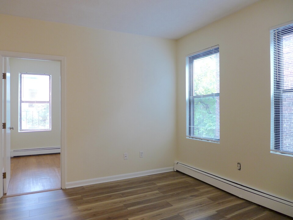 71 S Huntington Ave, Unit 5 in Boston, MA - Building Photo