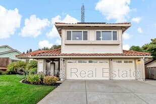 17716 Columbia Dr in Castro Valley, CA - Building Photo