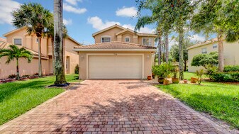 7938 Jewelwood Dr in Boynton Beach, FL - Building Photo