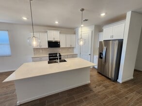 17592 W Monroe St in Goodyear, AZ - Foto de edificio - Building Photo