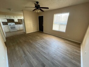 425 W Avenue C in Killeen, TX - Foto de edificio - Building Photo